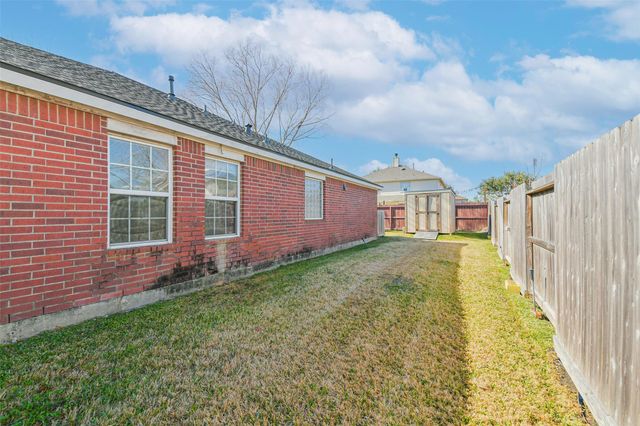 3711 Norwood Glen Lane, Friendswood, TX 77546