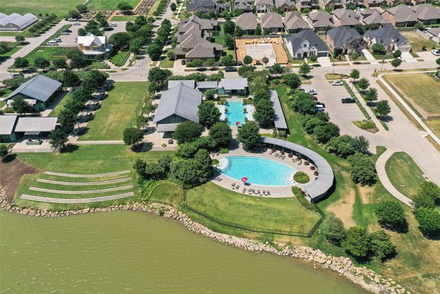 320 Parkside Drive, Argyle, TX 76226