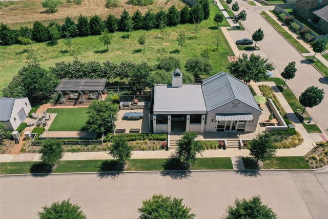 320 Parkside Drive, Argyle, TX 76226