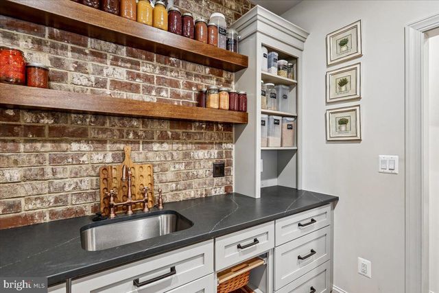 496 LEISTERS CHURCH RD, Westminster, MD 21157