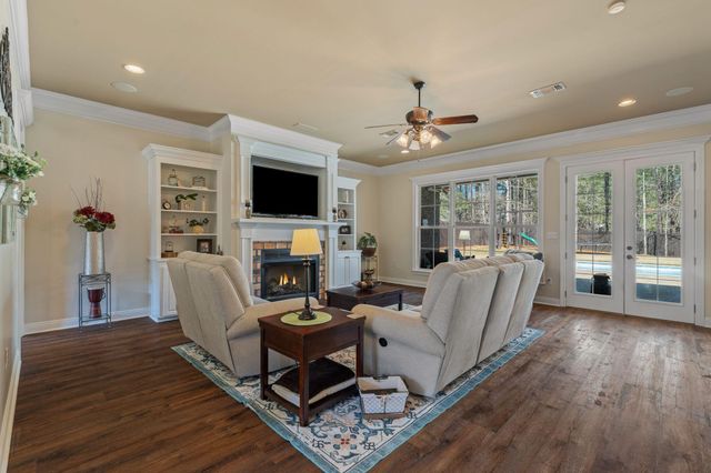 4 Bristol, Hattiesburg, MS 39402