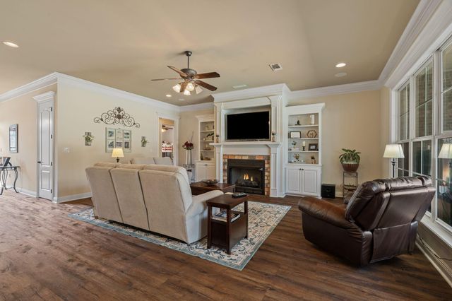 4 Bristol, Hattiesburg, MS 39402