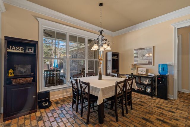 4 Bristol, Hattiesburg, MS 39402