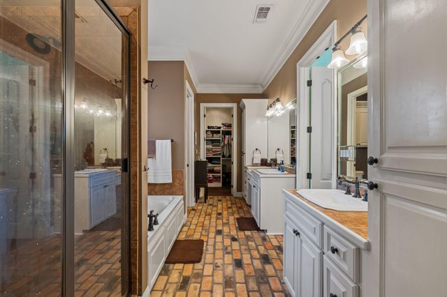 4 Bristol, Hattiesburg, MS 39402