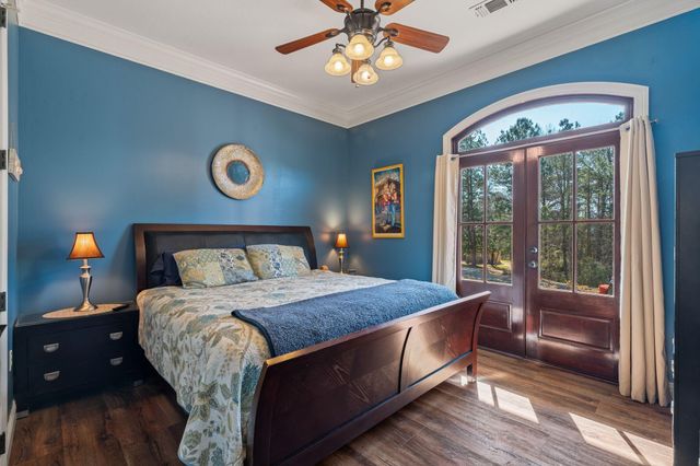 4 Bristol, Hattiesburg, MS 39402