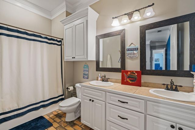 4 Bristol, Hattiesburg, MS 39402