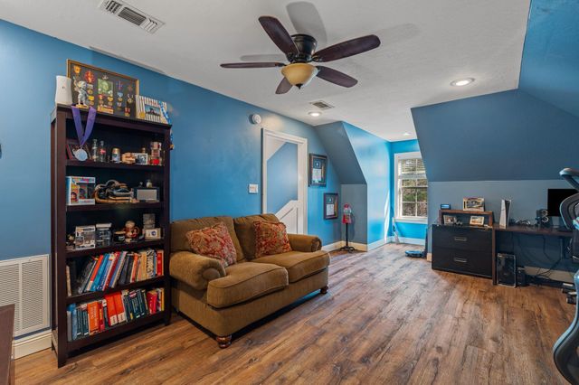 4 Bristol, Hattiesburg, MS 39402