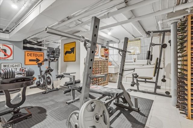 51 Afterglow Ave, Verona Twp., NJ 07044