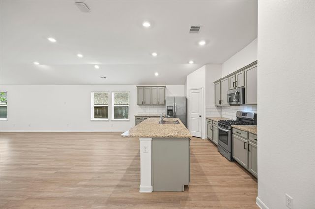 913 Breech Drive, Crosby, TX 77532