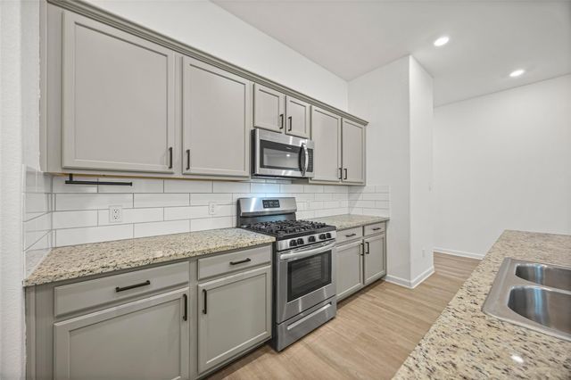 913 Breech Drive, Crosby, TX 77532
