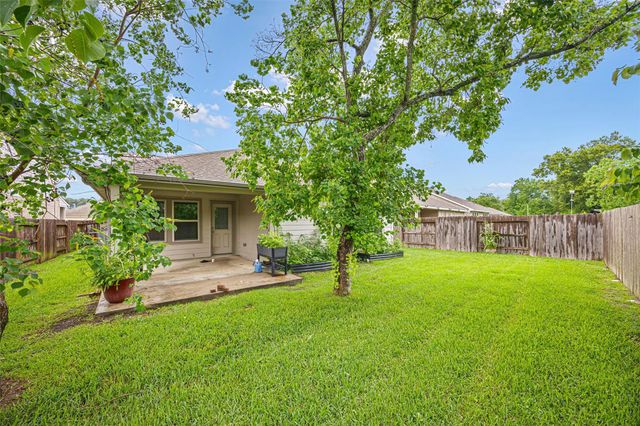 913 Breech Drive, Crosby, TX 77532