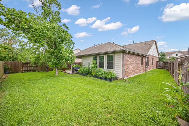 913 Breech Drive, Crosby, TX 77532