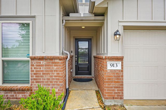 913 Breech Drive, Crosby, TX 77532