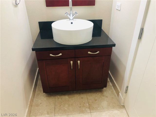 4575 DEAN MARTIN Drive 1402, Las Vegas, NV 89103