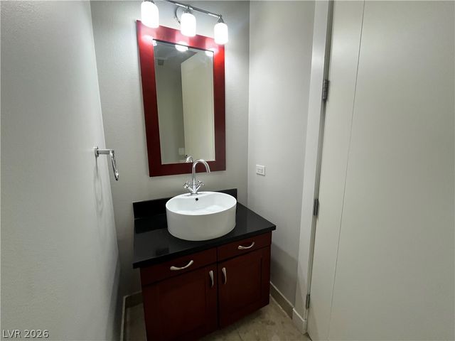 4575 DEAN MARTIN Drive 1402, Las Vegas, NV 89103