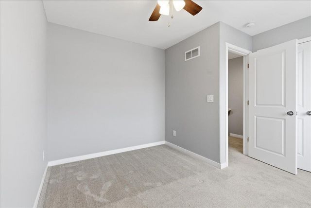 861 Grindstone Circle, Waterloo, IA 50702