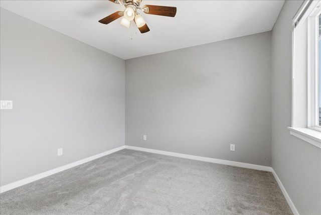 861 Grindstone Circle, Waterloo, IA 50702