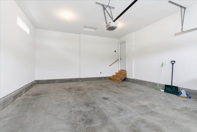 861 Grindstone Circle, Waterloo, IA 50702