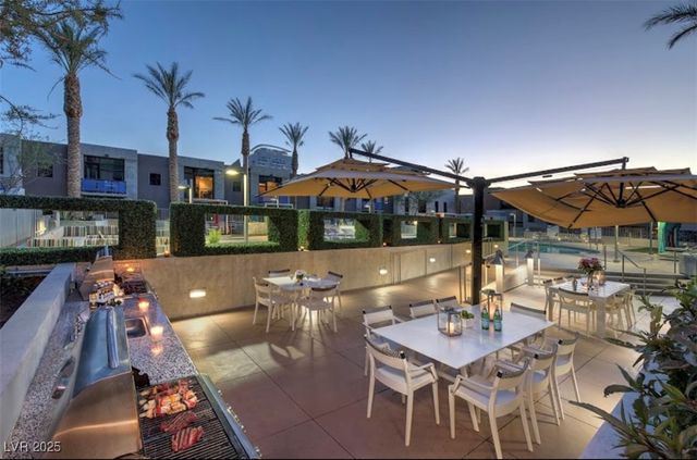 353 East Bonneville Avenue 209, Las Vegas, NV 89101