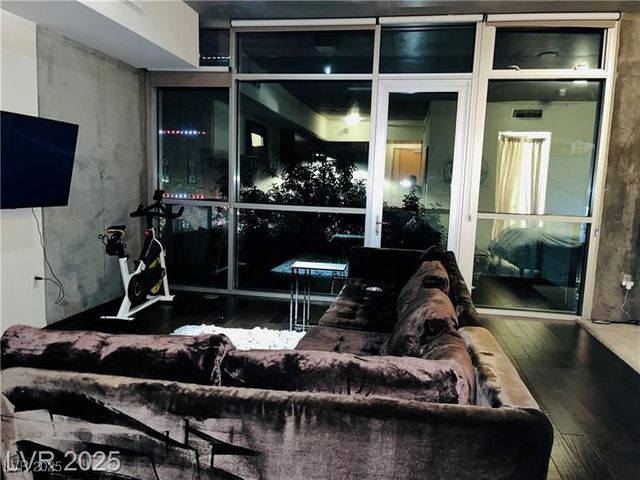 353 East Bonneville Avenue 209, Las Vegas, NV 89101