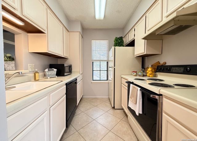 4212 Medical Dr Unit 608, San Antonio, TX 78229