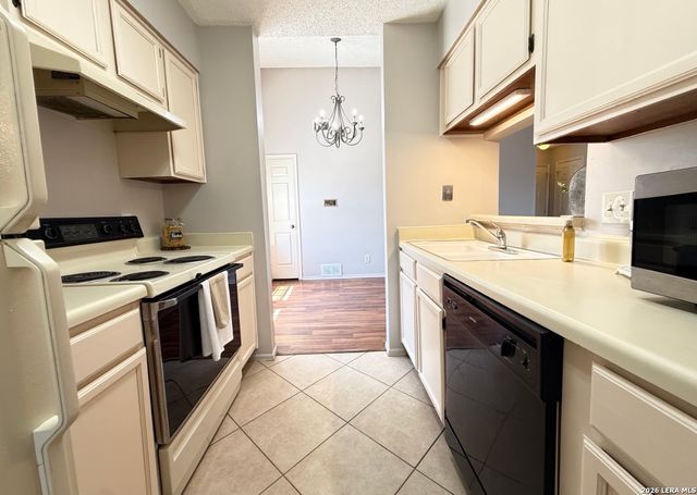 4212 Medical Dr Unit 608, San Antonio, TX 78229
