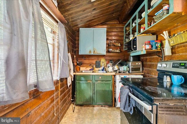 59 CHIPMUNK LN, Harpers Ferry, WV 25425