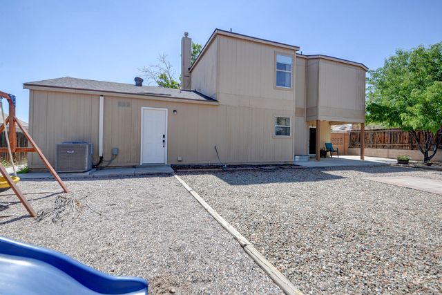 1752 BLUEBERRY Drive NE, Rio Rancho, NM 87144