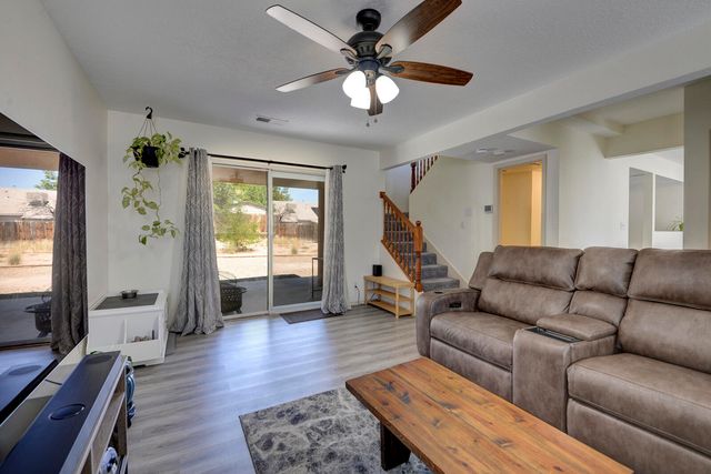 1752 BLUEBERRY Drive NE, Rio Rancho, NM 87144