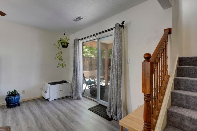 1752 BLUEBERRY Drive NE, Rio Rancho, NM 87144