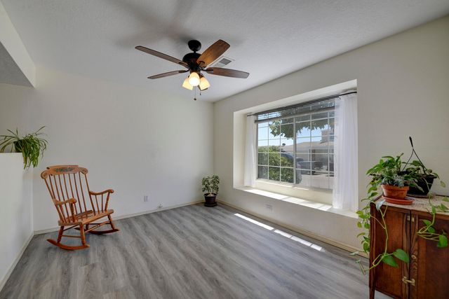 1752 BLUEBERRY Drive NE, Rio Rancho, NM 87144