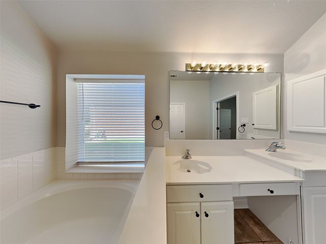 2461 Wagonwheel Drive, Rockwall, TX 75032