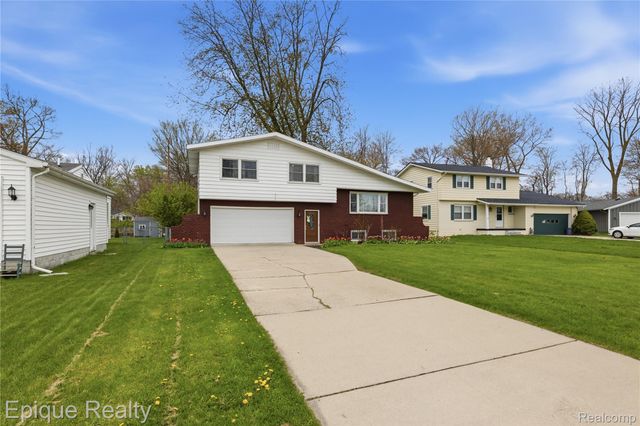3127 W Woodland Drive, Port Huron, MI 48060