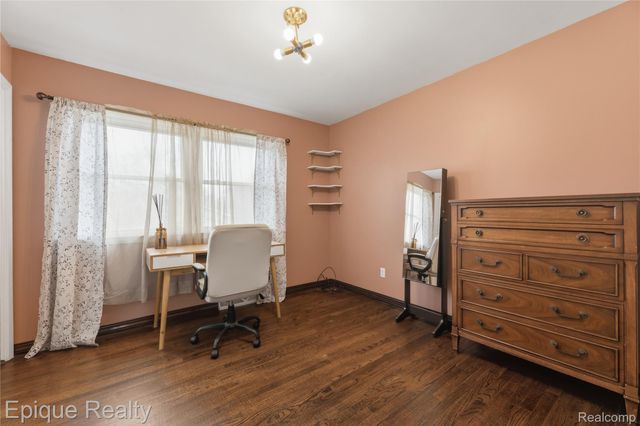 3127 W Woodland Drive, Port Huron, MI 48060