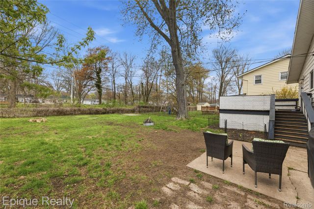 3127 W Woodland Drive, Port Huron, MI 48060