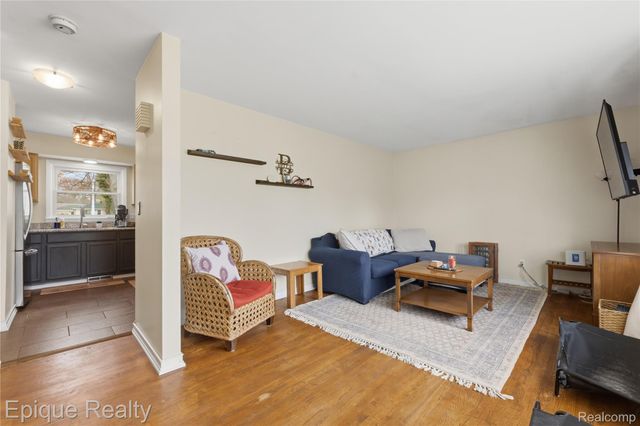 3127 W Woodland Drive, Port Huron, MI 48060