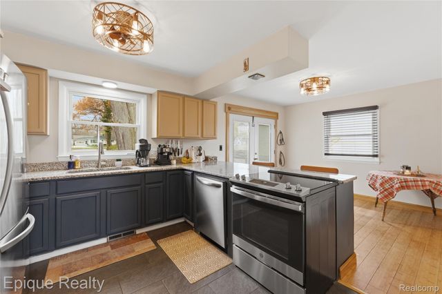 3127 W Woodland Drive, Port Huron, MI 48060