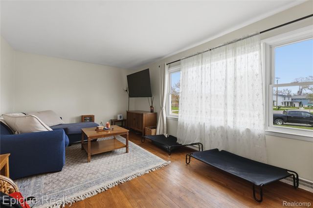 3127 W Woodland Drive, Port Huron, MI 48060