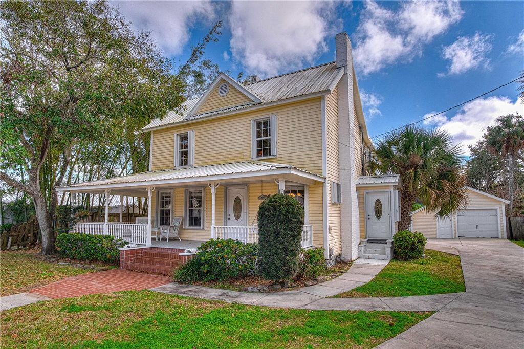 Image 3 of property listing at 208 MARY AVENUE, New Smyrna Beach, FL 32168