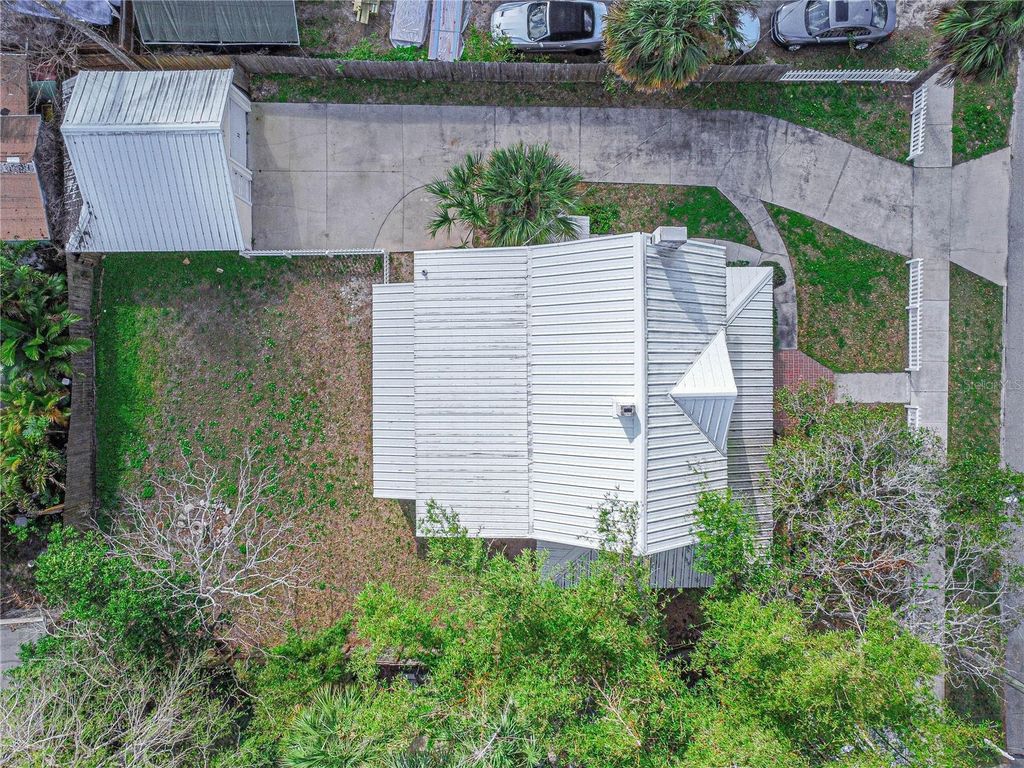 Image 24 of property listing at 208 MARY AVENUE, New Smyrna Beach, FL 32168