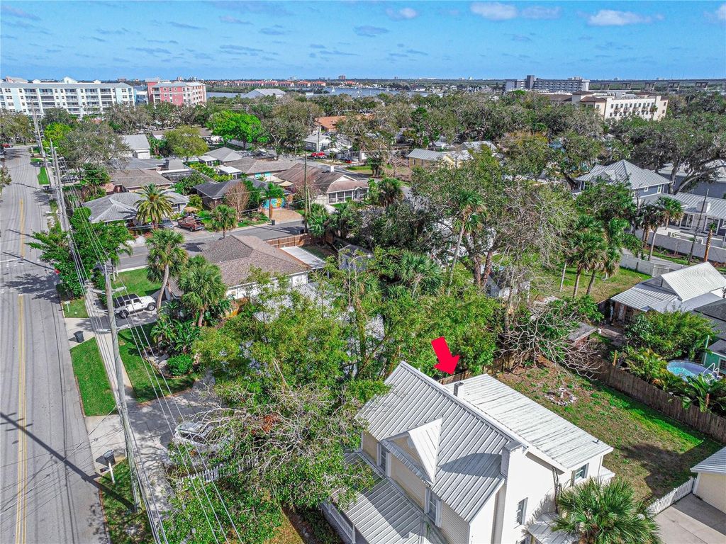 Image 27 of property listing at 208 MARY AVENUE, New Smyrna Beach, FL 32168