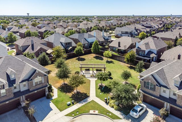 2700 Starburst Drive, Little Elm, TX 75068