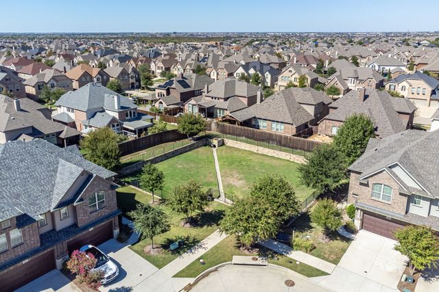 2700 Starburst Drive, Little Elm, TX 75068