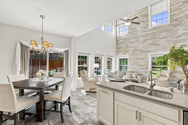 2700 Starburst Drive, Little Elm, TX 75068