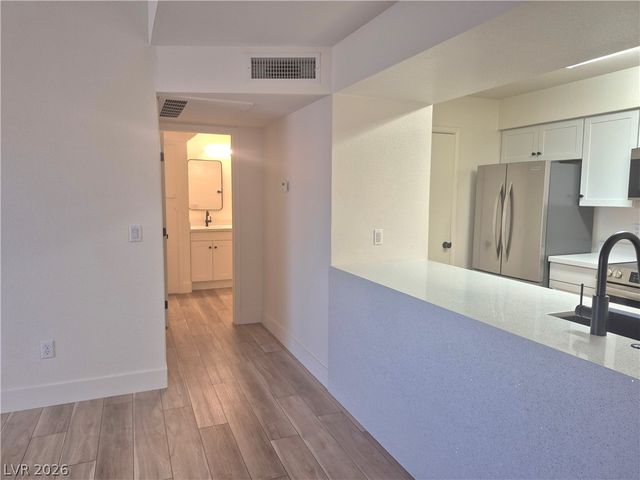1150 North Buffalo Drive 2039, Las Vegas, NV 89128