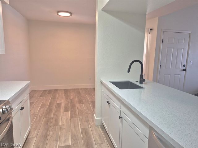 1150 North Buffalo Drive 2039, Las Vegas, NV 89128