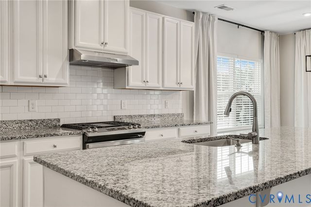 8601 Forge Gate Ln, Chesterfield, VA 23832