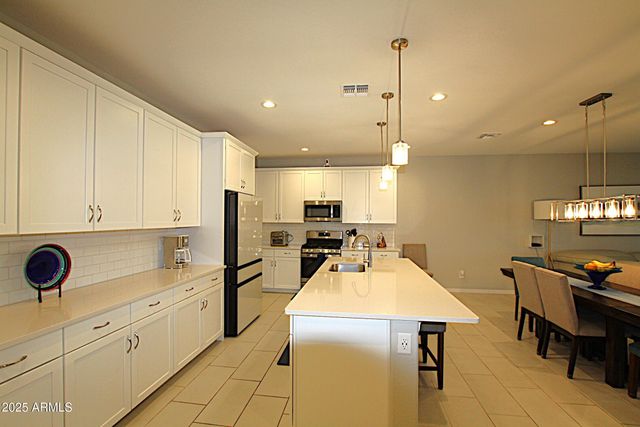 925 S 107TH Drive, Avondale, AZ 85323