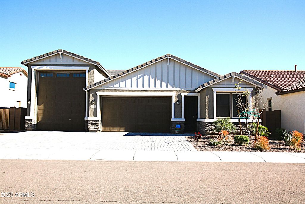 925 S 107TH Drive, Avondale, AZ 85323