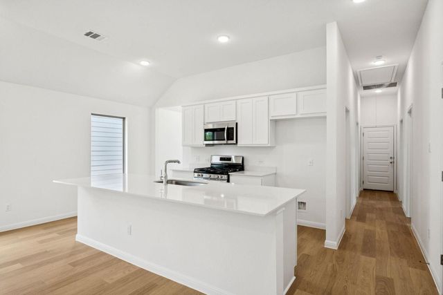 221 Hornet ST, Elgin, TX 78621
